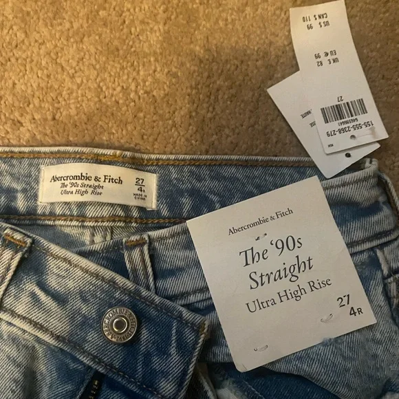 NWT Abercrombie 90s Straight Jeans - Picture 3 of 3